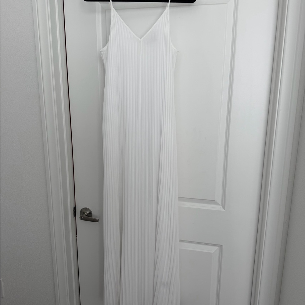 Express White Pleated Maxi Dress - Size M - Excellent Condition